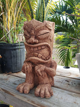 Load image into Gallery viewer, Garden Squatter  Tiki Planter
